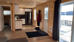Chalet le Huard directement au bord du lac, Saint-Zénon